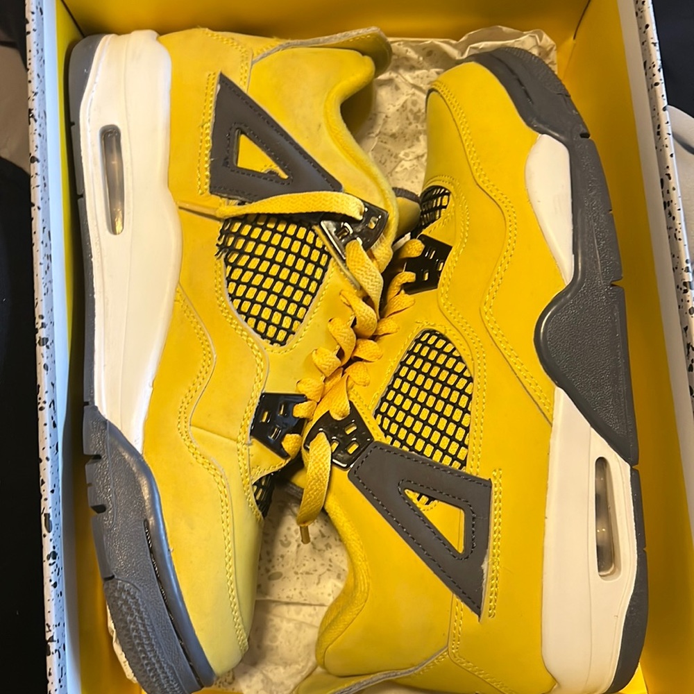 (GS) Jordan worn twice 9/10 condition